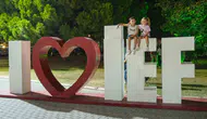 İzmir’in kalbinde sanat rüzgarı: Levent Yüksel ve Salih Bademci izleyiciyi büyüledi