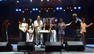 Selendi'de festival finalinde çifte kutlama: Başkan Daban'a sahnede büyük sürpriz