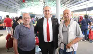 İncirliova’da samimi buluşma: Başkan Kaya pazar yerinde vatandaşla kucaklaştı