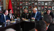 Vali Köşger'den anlamlı ziyaret: Gazilerimiz istikbalimizin sarsılmaz teminatıdır