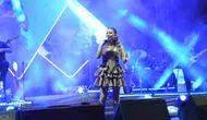 Selendi'de kurtuluş coşkusu Merve Özbey ile zirveye çıktı
