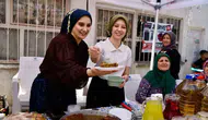 Manisa'nın bereketli topraklarında hasat heyecanı: 63 yıllık gelenek şenlikle kutlandı
