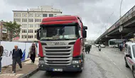 Uşak’ta yürek yakan kaza: Yolun karşısına geçmek isterken tırın altında kaldı