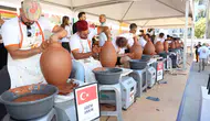Menemen’de toprak sanatla buluştu: 45 ülkeden gelen ustalar hünerlerini sergiledi
