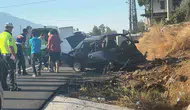 Seydikemer'de feci kaza: Yol kenarındaki toprak alana çarpan araçta iki kişi can verdi