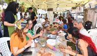 Menemen'de sanat denizin derinliklerine iniyor: Çömlekler canlılar için yuva olacak