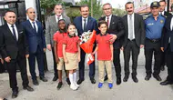 Salihli'de ders zili coşkuyla çaldı: Minik öğrencilerin gösterisi büyüledi