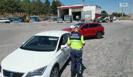 Bolvadin trafiğinde jandarma mesaisi: Sürücülerin güvenliği için denetimler sıkılaştı