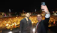 Manisa’da 8 Eylül gururu: Meydanlar Semicenk’in şarkılarıyla yankılandı