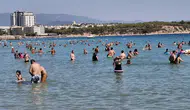 Didim'de takvimler eylülü gösterse de yaz bitmek bilmiyor