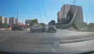Aydın’da trafik kurallarını hiçe saydı: Üç aracın karıştığı kazada ortalık savaş alanına döndü