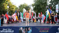 Denizli’de dünya rüzgarı: 20 ülkeden gelen dansçılar barış için sahne aldı
