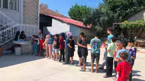Manisa'da gönül sofrası: Yaz kursu öğrencilerine mahalleli desteği