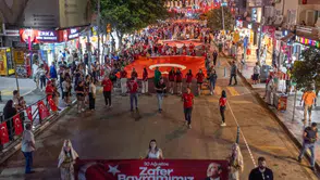 Zafer Bayramı Coşkusu Manisa’yı Sardı Fener Alayının Ardından Hadise Rüzgarı Esti