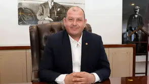 İzmir'de Belediye Başkanı Çiçek, altı suçlamadan tutuklandı ve görevden alındı