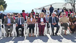 Manisa’da duygusal buluşma: Minikler ve yaş almışlar patili dostlarla kucaklaştı