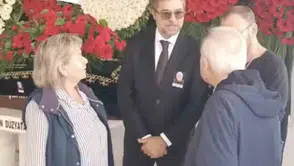 Engin Altan Düzyatan acı gününde: Babasını İzmir’de uğurladı