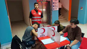 Gençlerden hayat kurtaran seferberlik: Yurt koridorları iyilik için doldu