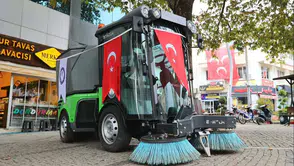 Tavas sokaklarında temizlik devri: Belediye filosunu teknolojiyle donattı