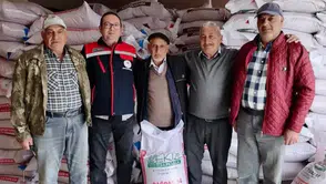 Bayatlı çiftçiye tohum desteği: Bereketli hasat için ilk adım atıldı
