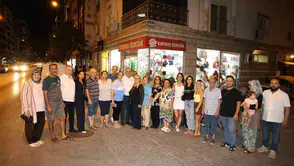 İncirliova'da akşam mesaisi: Başkan Kaya mahalleliyle çay eşliğinde dertleşti