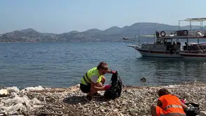Ege ve Akdeniz sahillerinde plastik alarmı: Kıyılar katman katman kirleniyor