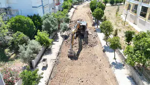 Nazilli’de hummalı çalışma: Hem altyapı yenileniyor hem yeni parklar yükseliyor