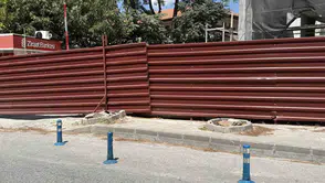 Menteşe’de tehlike saçan ağaçlara belediye neşteri: Yerine yenileri dikilecek