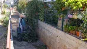 İzmir’in kıyı ilçelerinde taşkın nöbeti: 7 bin ton taşla önlem alındı