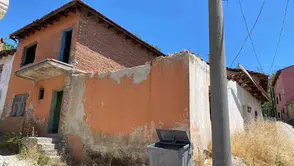 Uşak’ta tehlike saçan yapılar bir bir temizleniyor