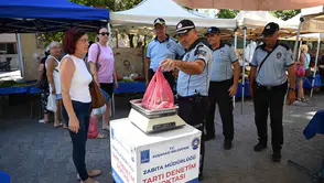 Kuşadası'nda pazar alışverişine zabıta güvencesi: Tartı noktaları devrede