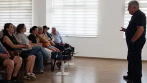Efeler'de yeni dönem: Yaş almış bireyler için okul kapıları açılıyor