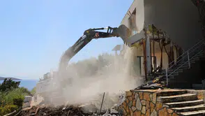 Bodrum’da imar denetimleri tavizsiz sürüyor: 74 kaçak yapı için yıkım kararı uygulandı