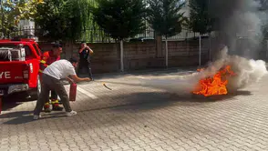 Muğla’da olası afetlere karşı tam donanımlı hazırlık: Personel yangınla mücadeleyi öğrendi