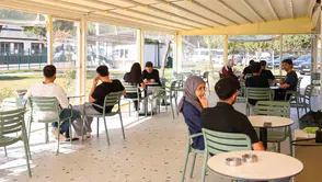 Efelerli gençlerin yeni buluşma noktası: Yurt Kafe dolup taşıyor