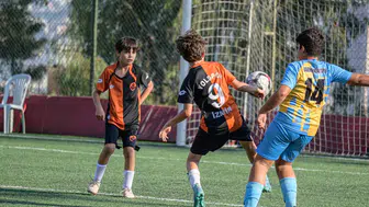 80 Takım, 1600 Sporcu Bayraklı'da U-12 Futbol Turnuvası'nda Şampiyonluk İçin Yarışıyor