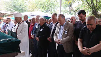Gazeteci Ahmet Çipli, Urla’da son yolculuğuna uğurlandı