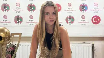 Turgutluspor'un yeni teknik direktörü 22 yaşındaki Zeynep Mestan oldu