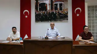 Nazilli'de esnafın yüzünü güldüren karar: Başkan Tetik'ten ruhsat ücretlerine müdahale