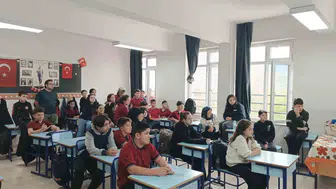 Beyağaç’ta veremle mücadele seferberliği: Gençler sağlık için bilgilendirildi
