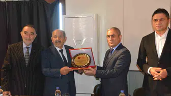 48 yıllık emeğinin karşılığını vatanına adadı: İmamdan duygulandıran bağış