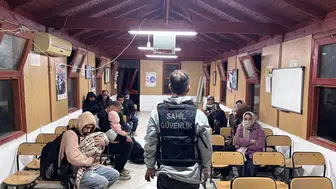 Ege'de düzensiz göç operasyonu: 76 kişi yakalandı