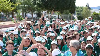 Bodrumspor’un yeni nesil taraftarları tribünlerden önce okul sıralarında yetişiyor