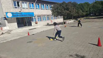 Dijital çağda nostaljik dokunuş: Okul bahçelerinde geleneksel oyun rüzgarı