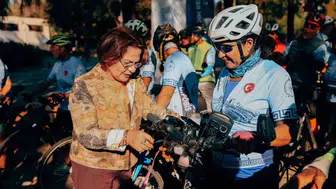 Didim'de pedallar farkındalık için döndü: Hem spor hem sosyal sorumluluk