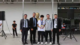 Hannover’de dört dörtlük zafer: Milli raket Rüzgar Alp zirveyi kimseye bırakmadı