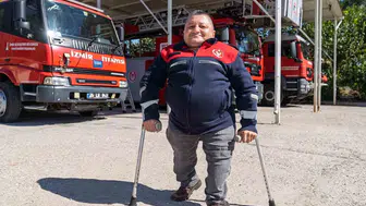 İzmir’in "110 Yaşar"ı: Cam kemik hastalığına inat 24 yıldır görev başında
