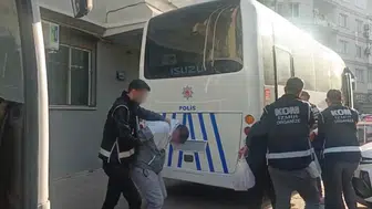 İzmir'de suç örgütüne şafak operasyonu: Kundaklama zanlıları cezaevine gönderildi