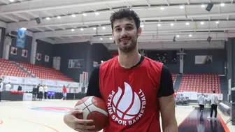 Aliağa Petkimspor’un parlayan yıldızı Yiğit Onan hedefini Avrupa’nın zirvesine koydu
