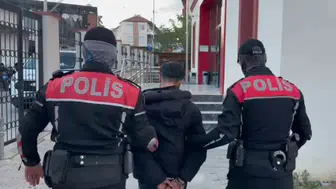 İzmir polisinden firarilere geçit yok: Onlarca yıl hapis cezası olan isimler yakalandı